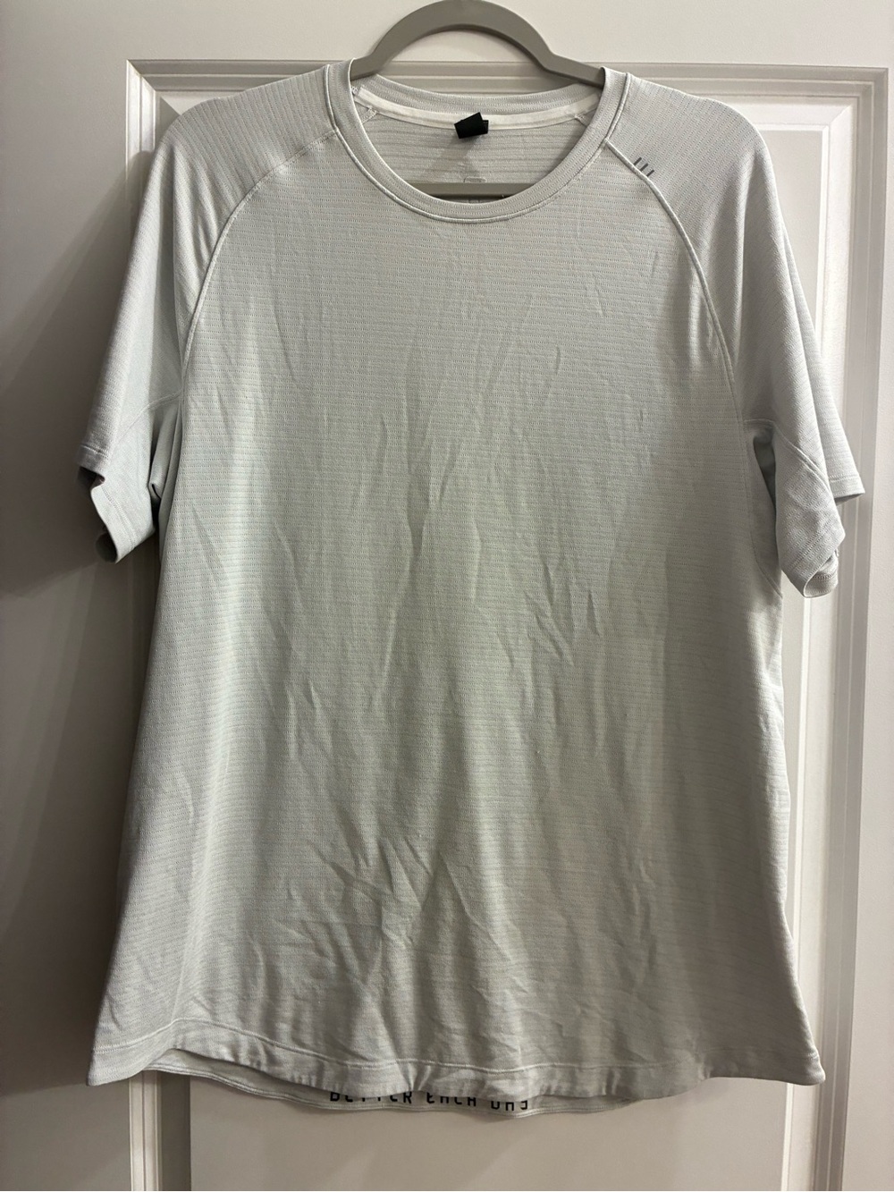 LG lululemon athletica men’s Light Gray Short-Sleeve Athletic Tee